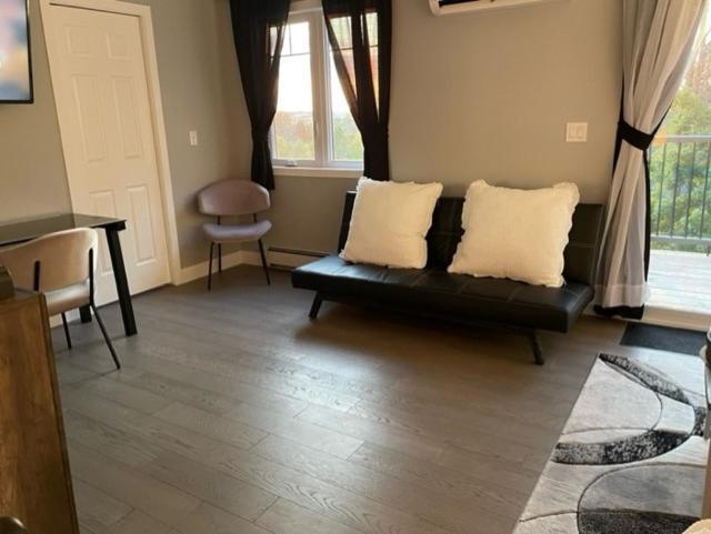 Hostal Sunsets At The Oasis Greater Napanee Exterior foto