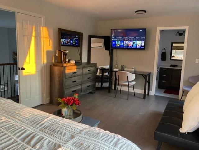 Hostal Sunsets At The Oasis Greater Napanee Exterior foto